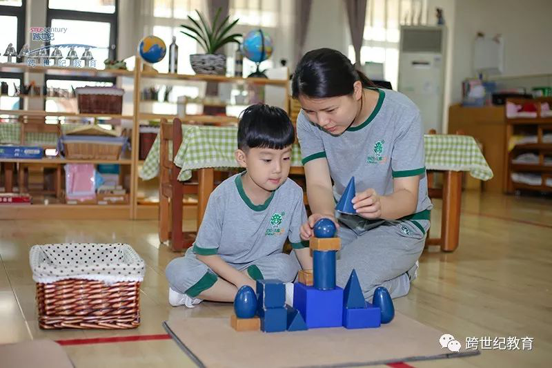 這個(gè)暑期，蒙氏老師可以參加的幼兒園數(shù)學(xué)培訓(xùn)課程是哪個(gè)？