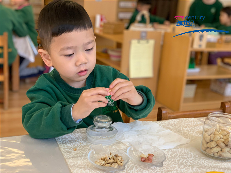 蒙氏幼兒園的教室是如何讓孩子產(chǎn)生專注的？