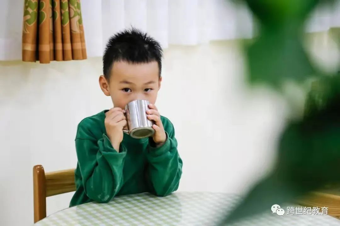 開學啦，幼兒園新生家長會做了什么讓家長發(fā)來這樣一封信？