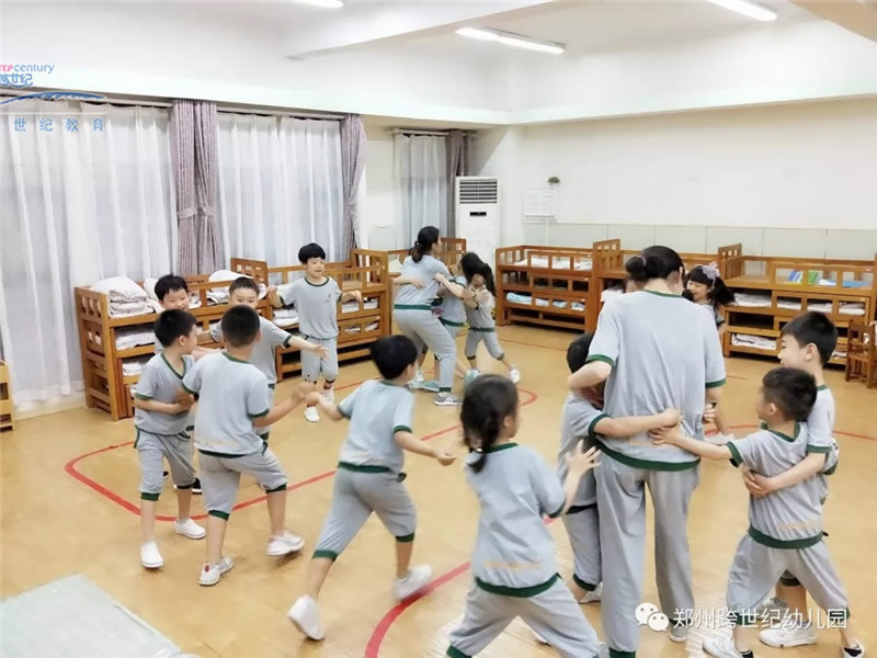 幼兒園聯(lián)盟：教師節(jié)想給老師送禮，送什么？